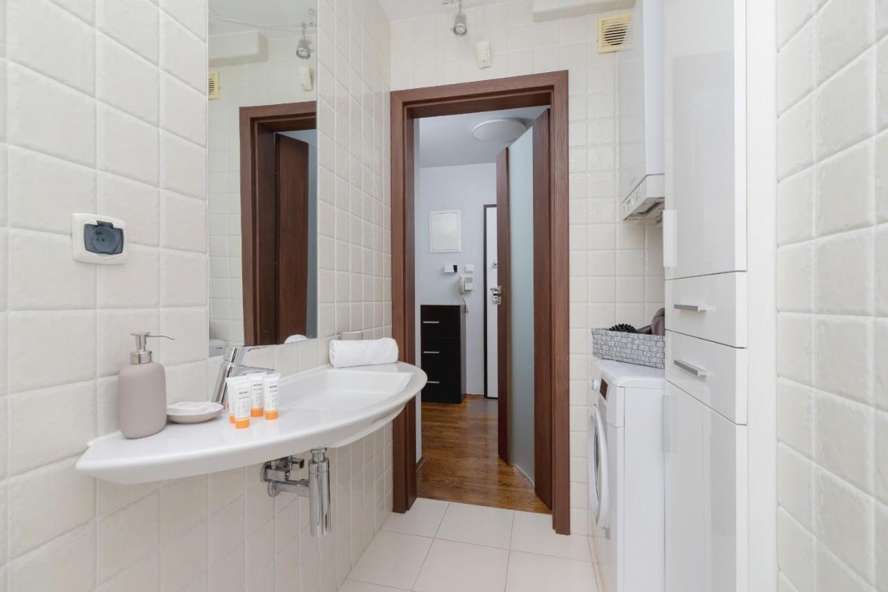 Cracow Skalki Twardowskiego Tyniecka By Noclegi Renters 克拉科夫 外观 照片